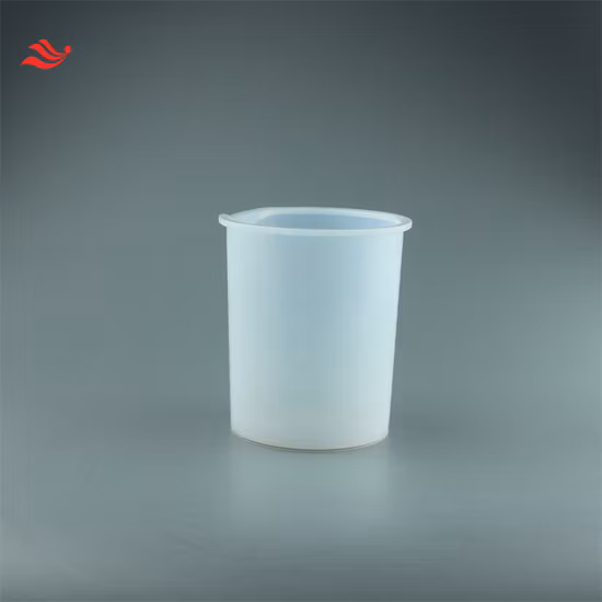 Der PFA-Becher ist robust und nahezu transparent mit flachem Boden