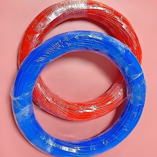 Rohr aus PFA-Polytetrafluorethylen (PTFE).